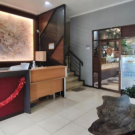 Urbanview Hotel Surya Kahayan Palangkaraya By Reddoorz Exteriör bild